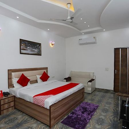 Hotel Rest Palace Agra  Buitenkant foto