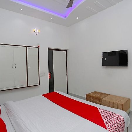 Hotel Rest Palace Agra  Buitenkant foto