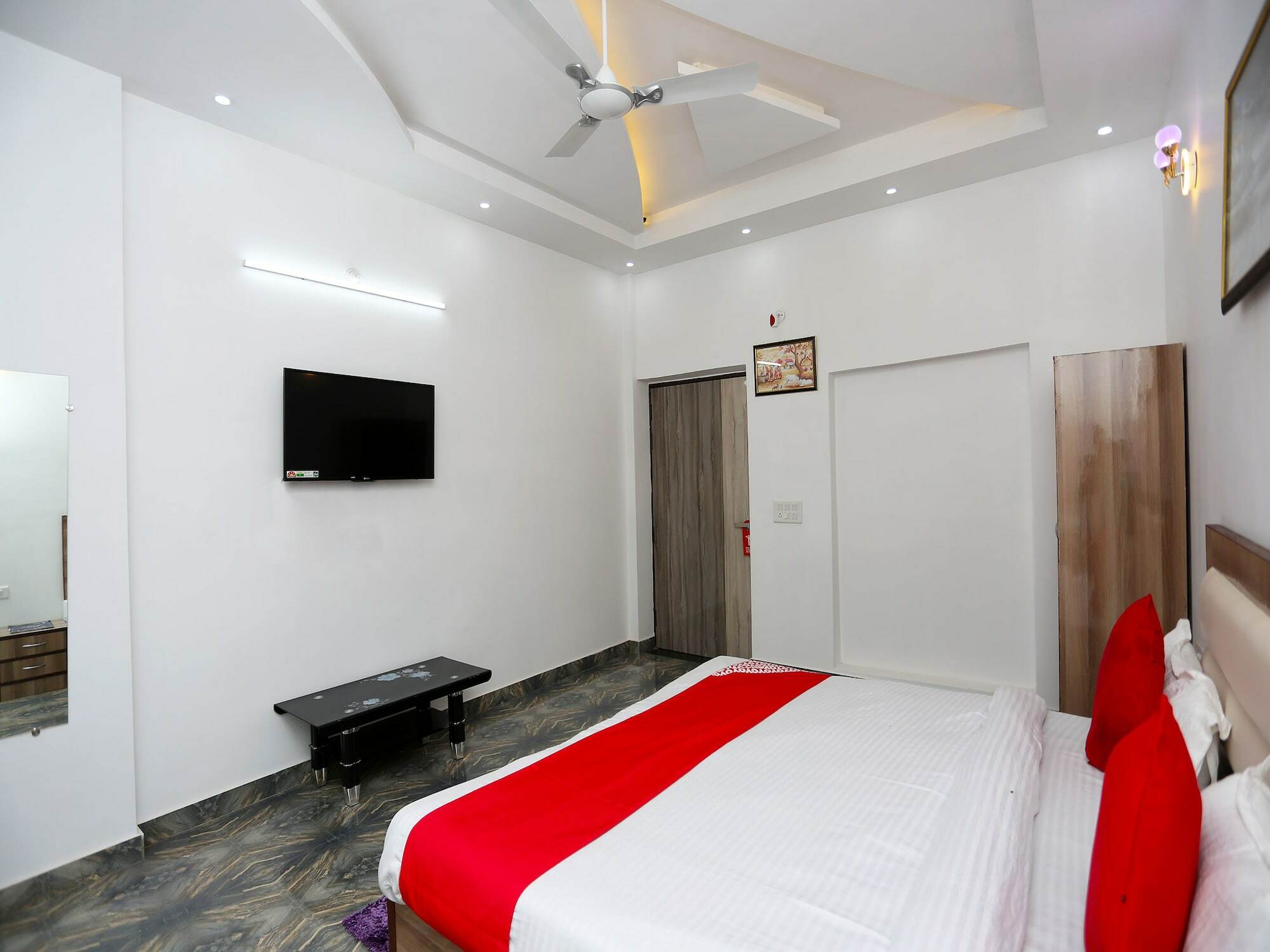 Hotel Rest Palace Agra  Buitenkant foto