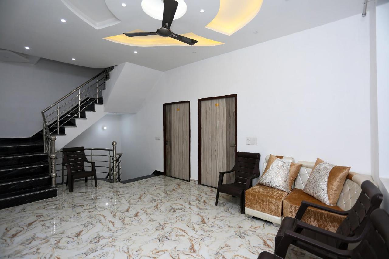 Hotel Rest Palace Agra  Buitenkant foto