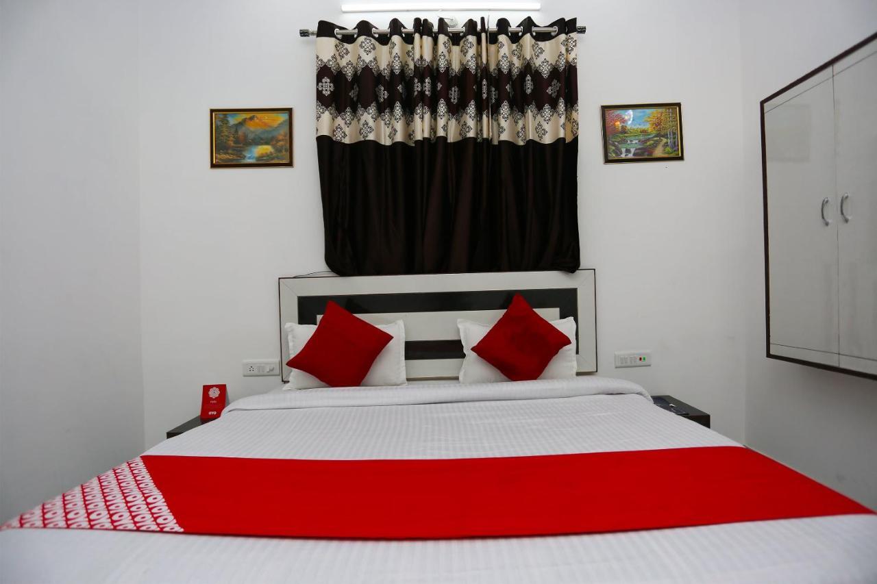 Hotel Rest Palace Agra  Buitenkant foto