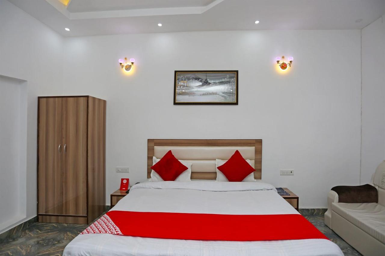 Hotel Rest Palace Agra  Buitenkant foto