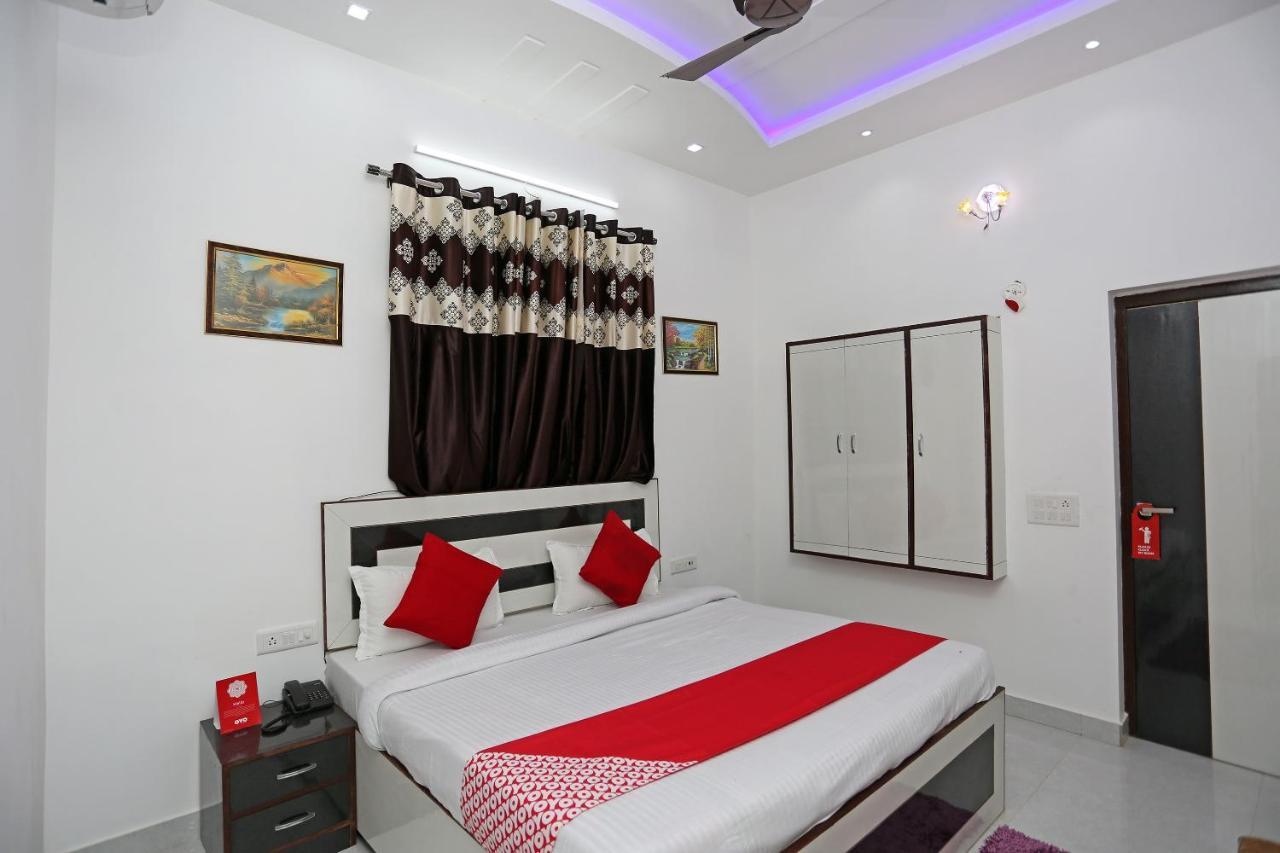 Hotel Rest Palace Agra  Buitenkant foto