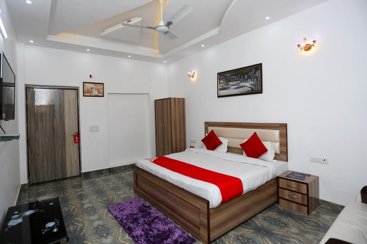 Hotel Rest Palace Agra  Buitenkant foto