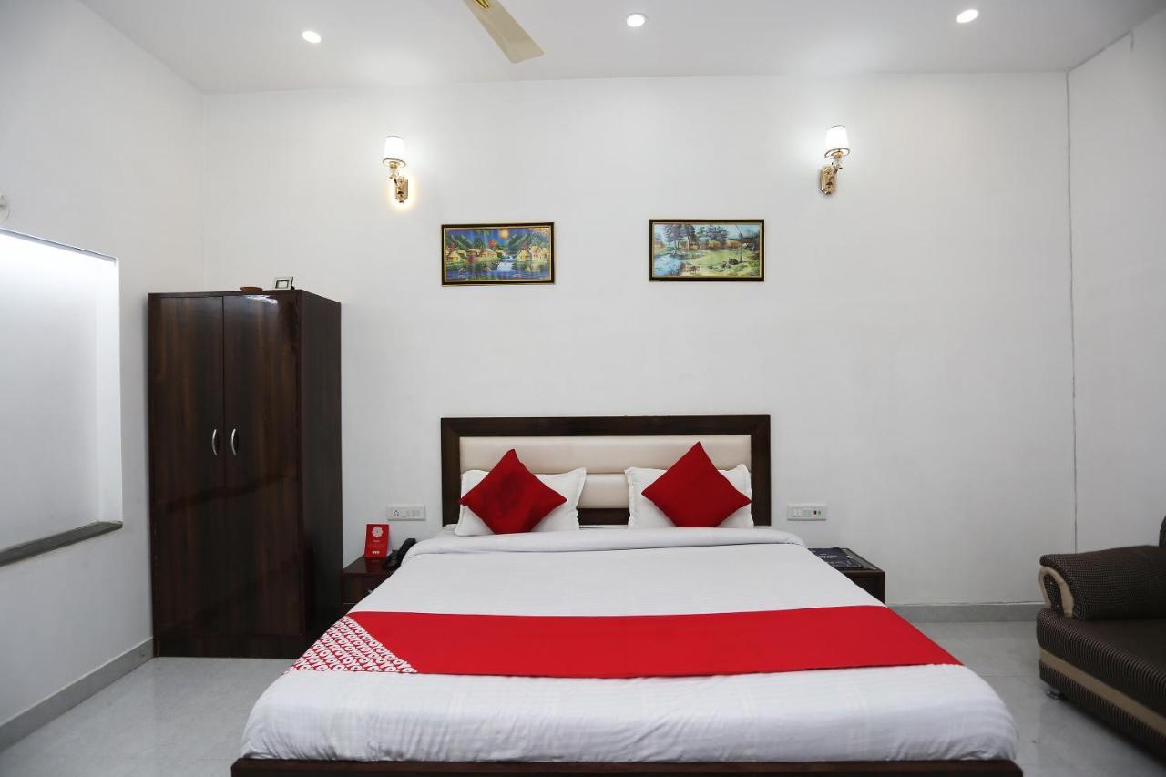 Hotel Rest Palace Agra  Buitenkant foto